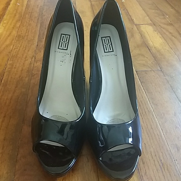 Black patent pumps - Picture 2 of 5